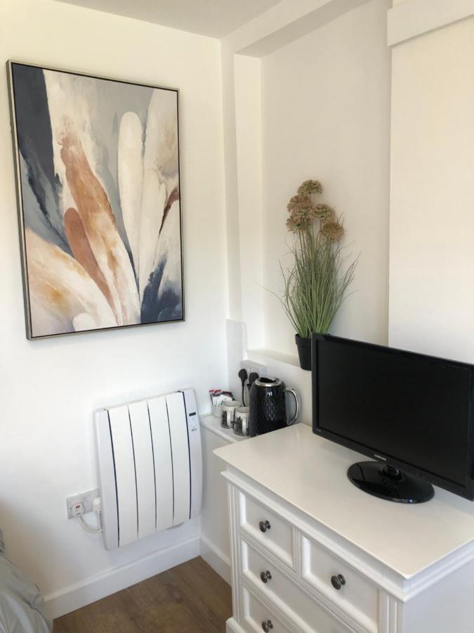 Lovely Modern Decorated 1 Bed Studio Newport  Exterior photo